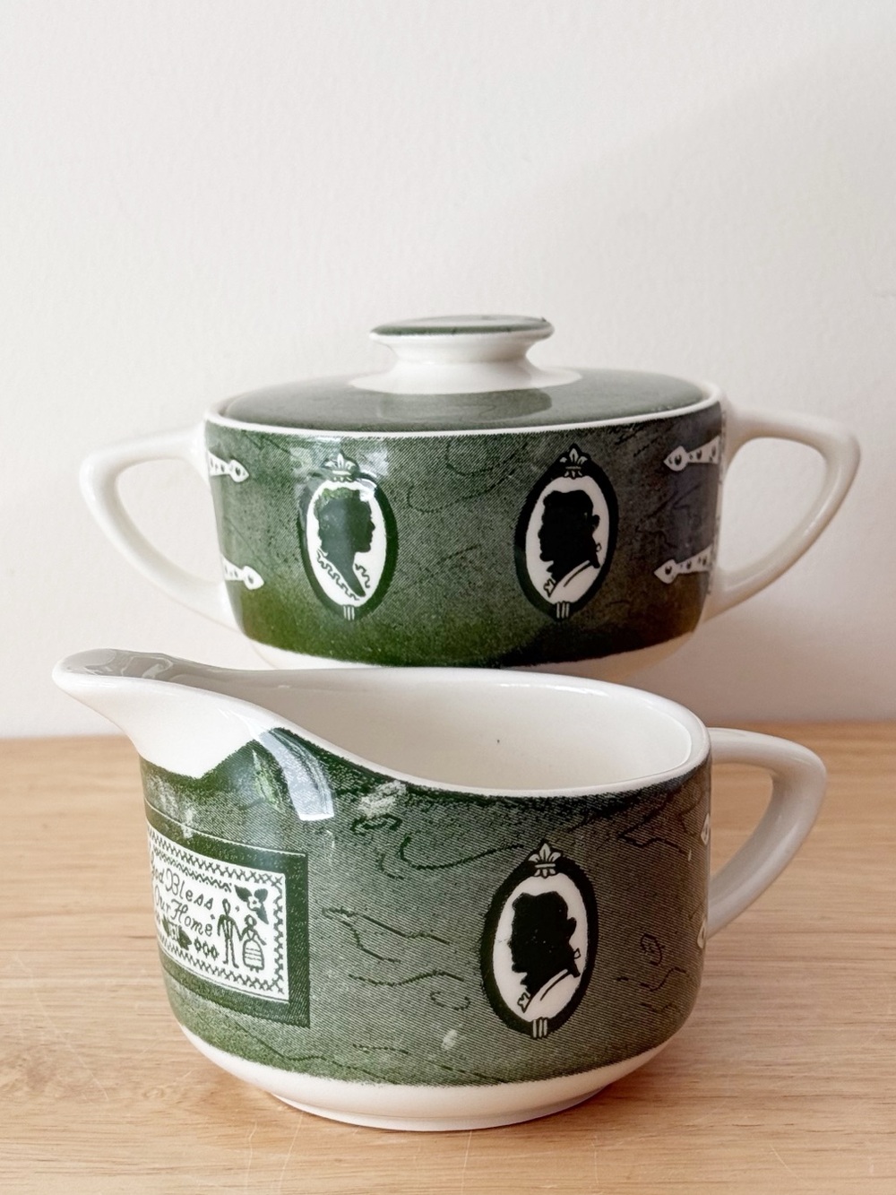 Vintage Royal China Colonial Green Sugar Bowl with Lid and Creamer Set - Picture 2 of 15
